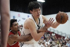 乐鱼体育官方网站-国内媒体：杨瀚森的体能&amp;对抗是可以练的 而策应&amp;球商无法练出来